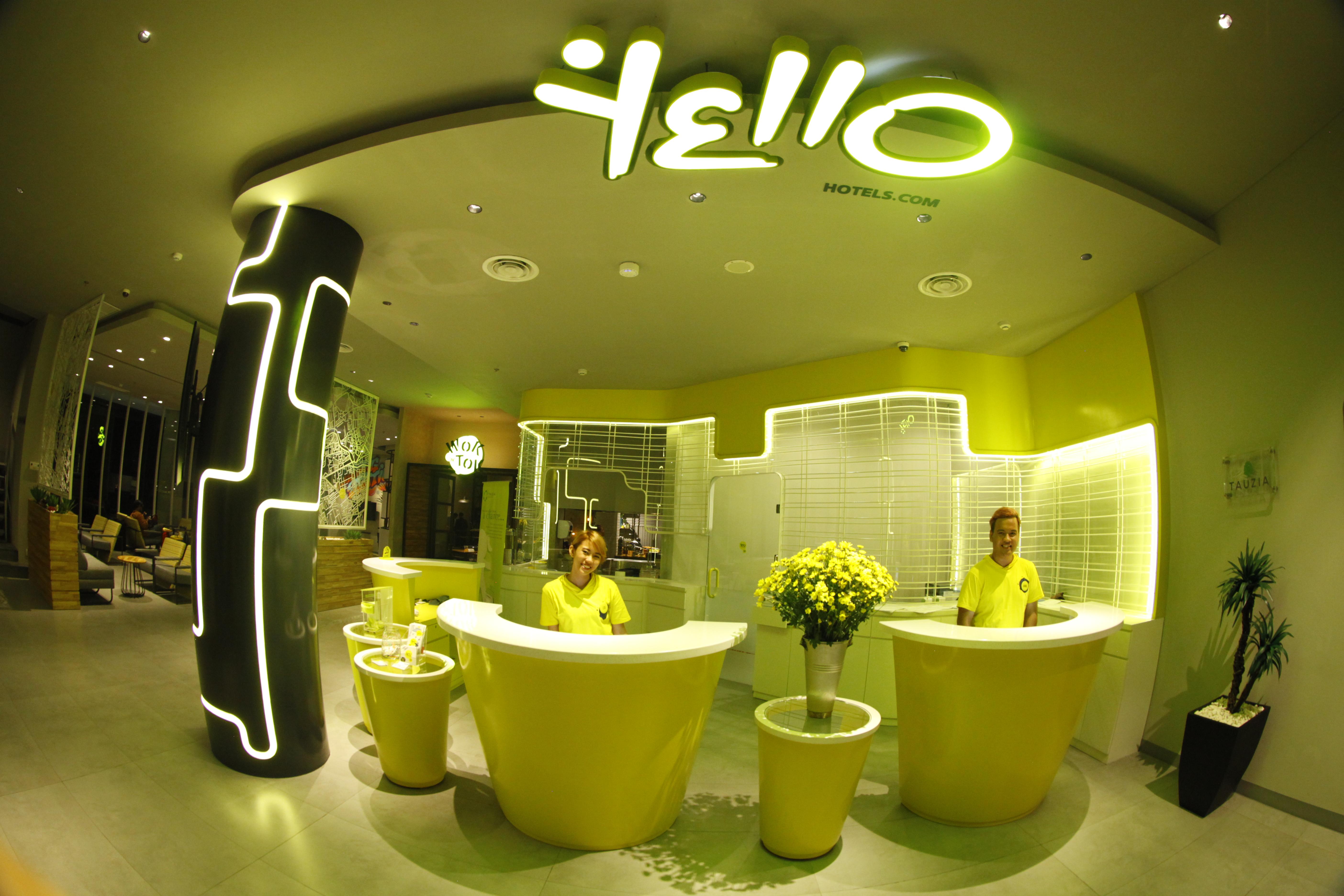 Yello Hotel Jemursari Surabaya Bagian luar foto